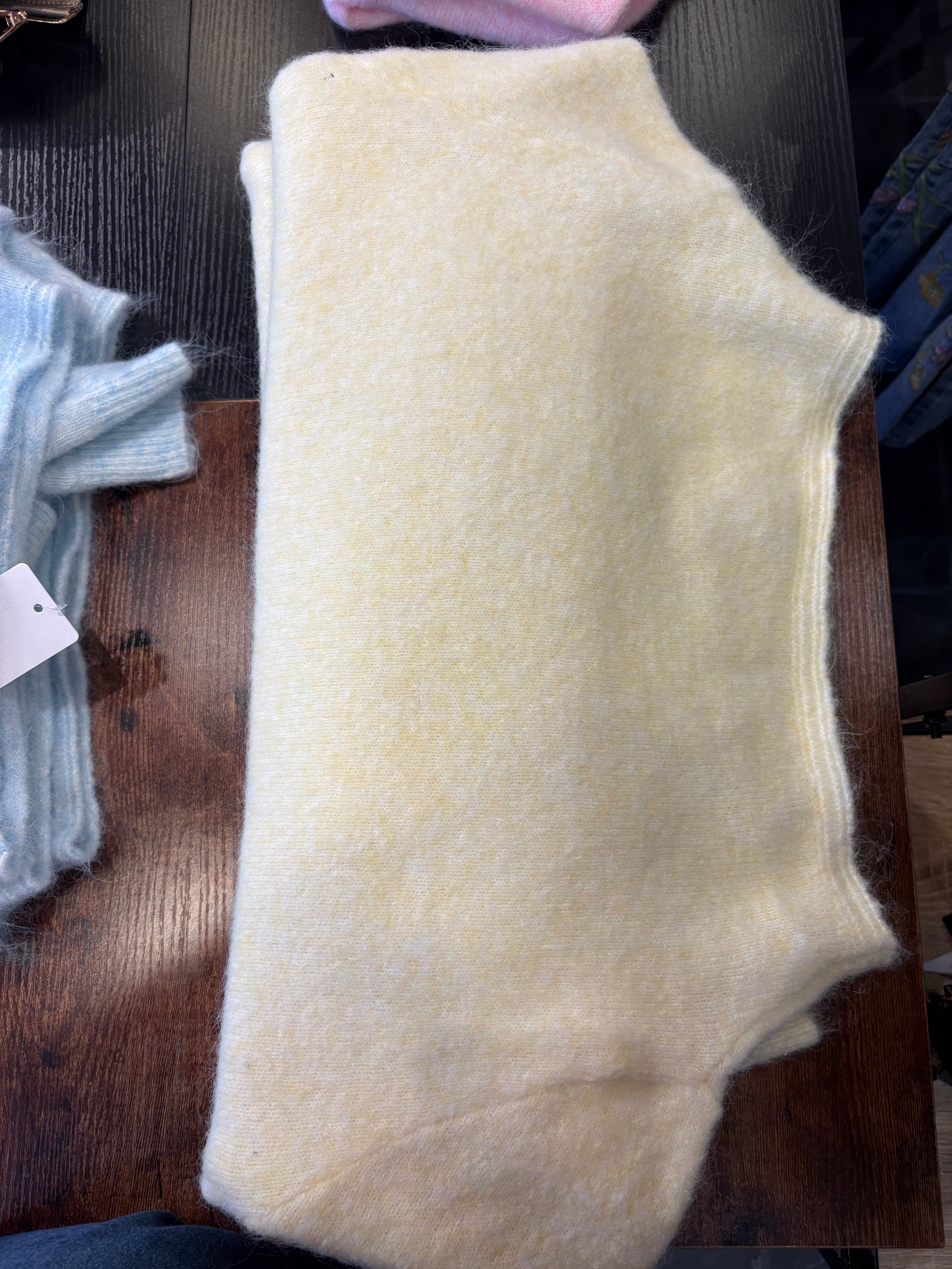 Kosto trui met schouders bloot